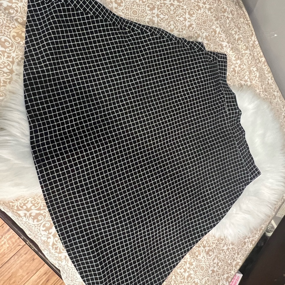 Elegant Black and White Grid A-Line Skirt